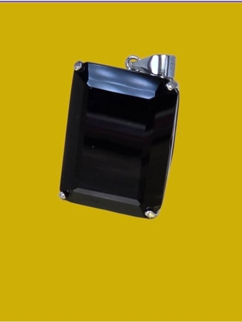 925 Sterling Silver Pendant 2x1.5cm with Natural Black Spinel.